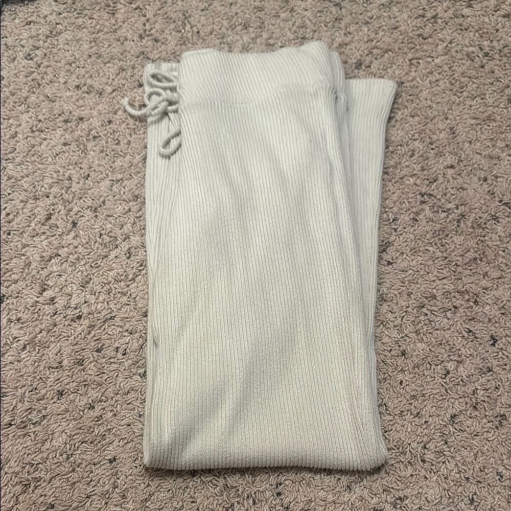 Hollister Cream flared pants